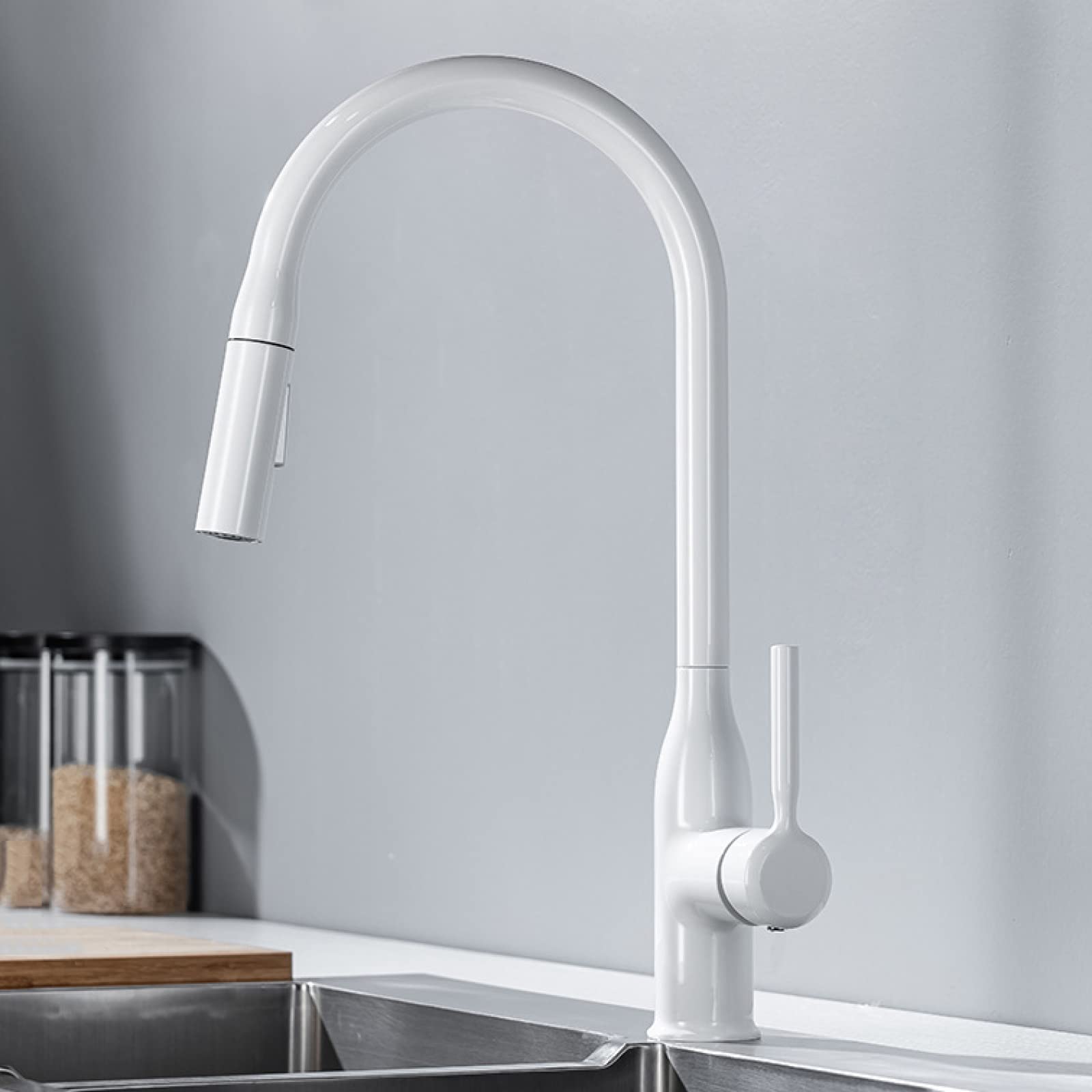 Robinet d'évier de cuisine à tirette idéal pour simplifier la plonge au quotidien
