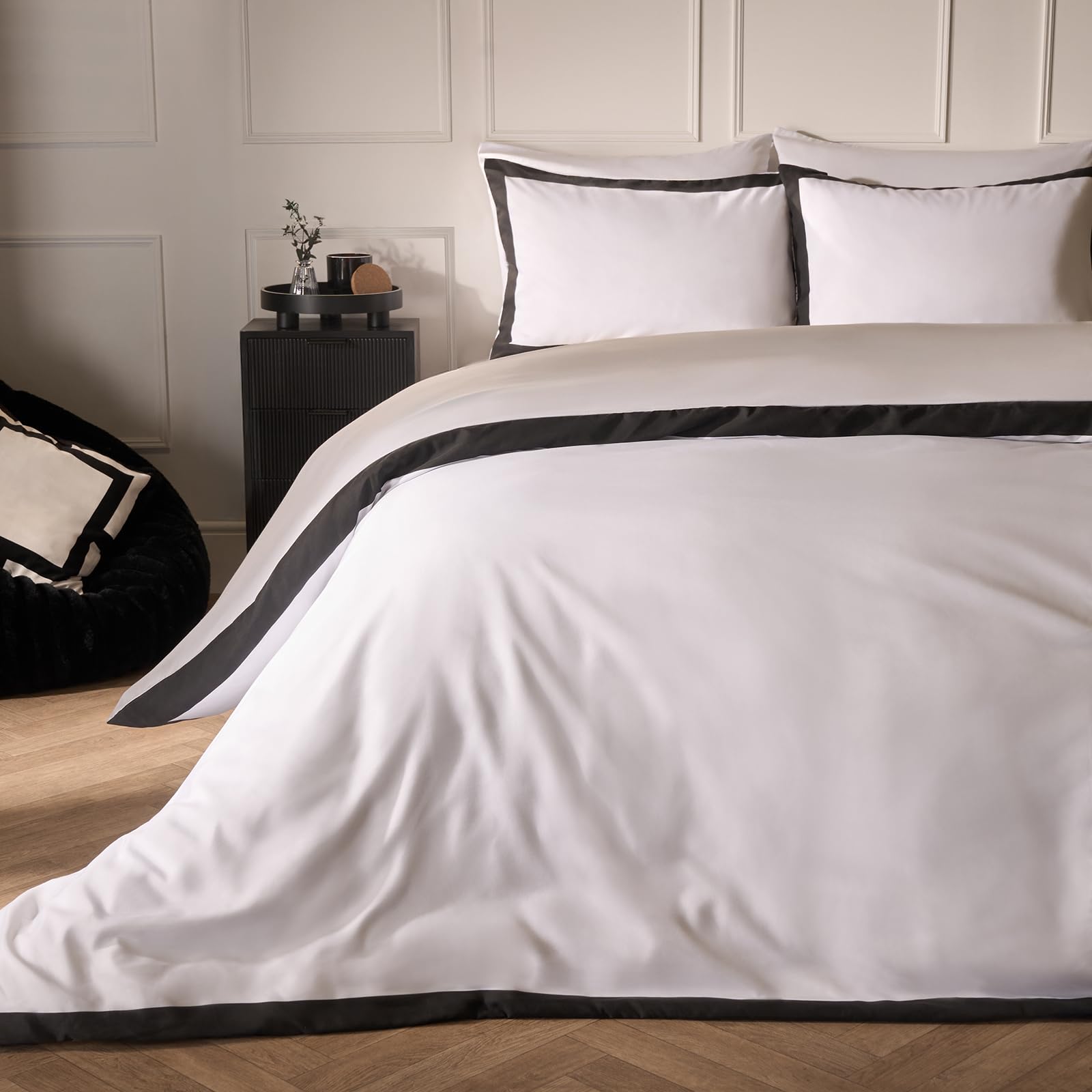 Brentfords Women's Mono Superking Duvet Set, Super Soft Microfibre Stylish Contrast Border Duvet Cover Luxurious Warm Cosy Comfy Superking Bedding Set With Pillowcases, Chrome