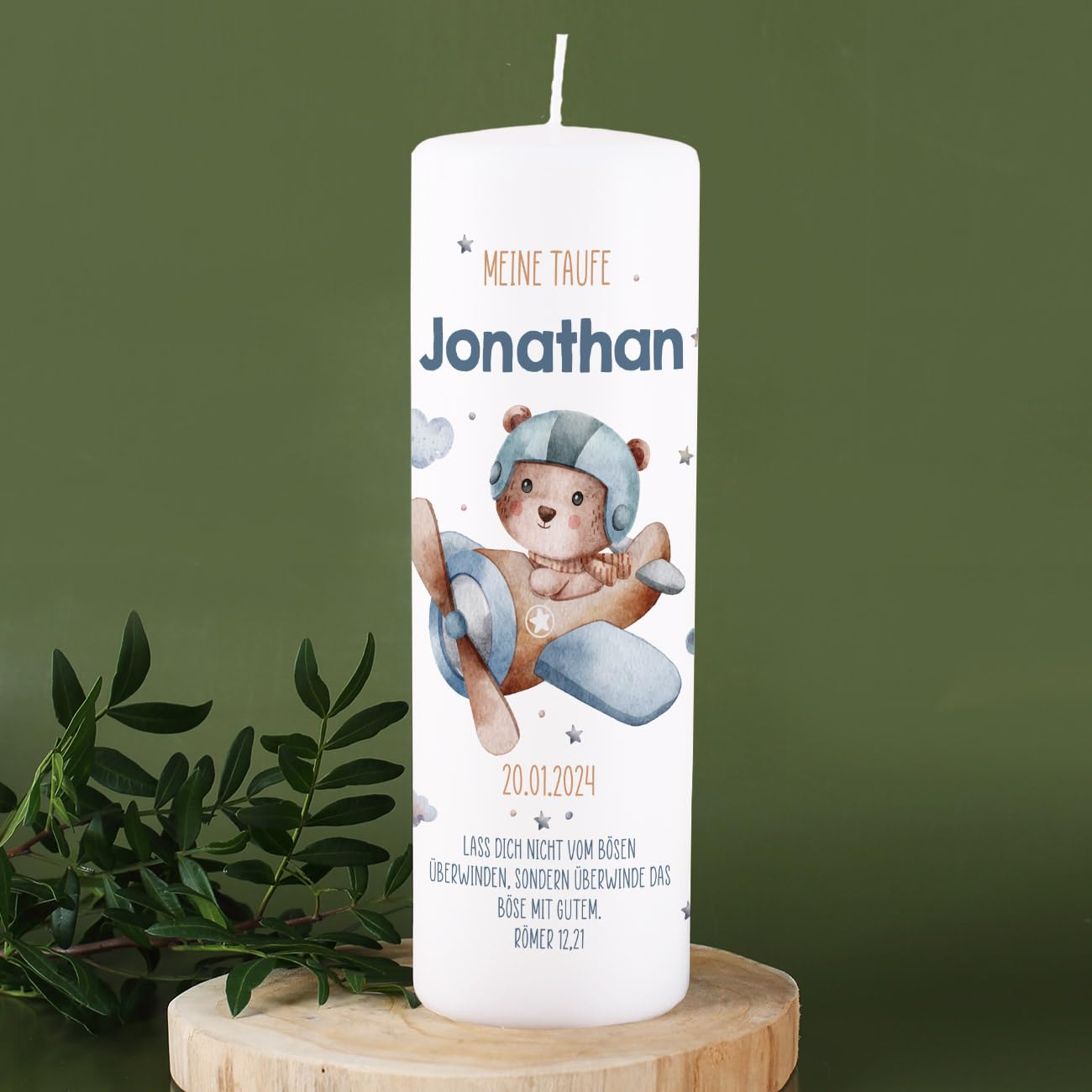 Striefchen® Taufkerze 250/80 mm mit Tiermotiven und Aufdruck des Namen und Datum sowie Taufspruch (Bär)