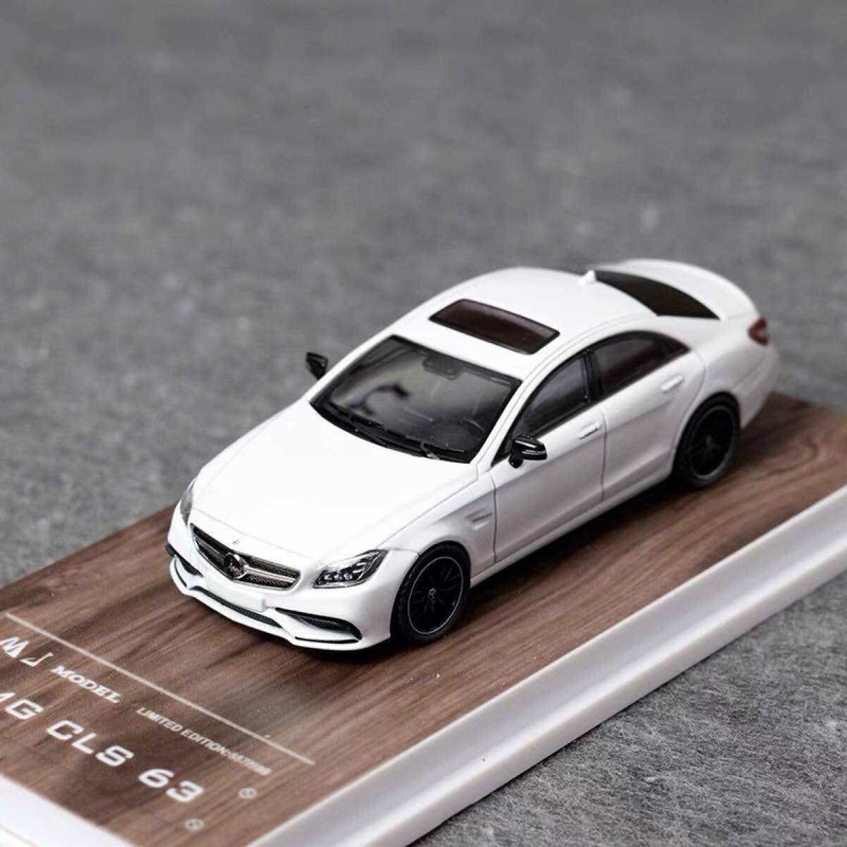 Amazon | 1/64 MJ Benz cls63 amg ベンツ 白 | ミニカー・ダイキャスト