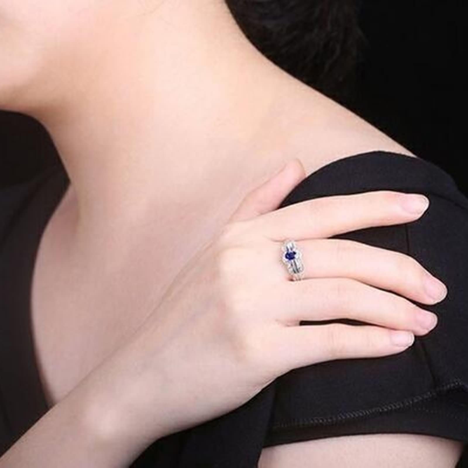 Daesar Anillo Boda Mujer con 4 Garras Oval con Zafiro Creado de 0.39ct y Moissanita, Oro Blanco 9K/14K/18K, Anillos Alianza Plata Azul