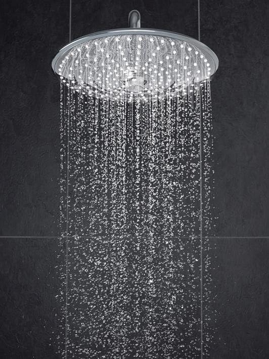 Lato view of the GROHE Euphoria 260 Shower Head, highlighting its slim profile.