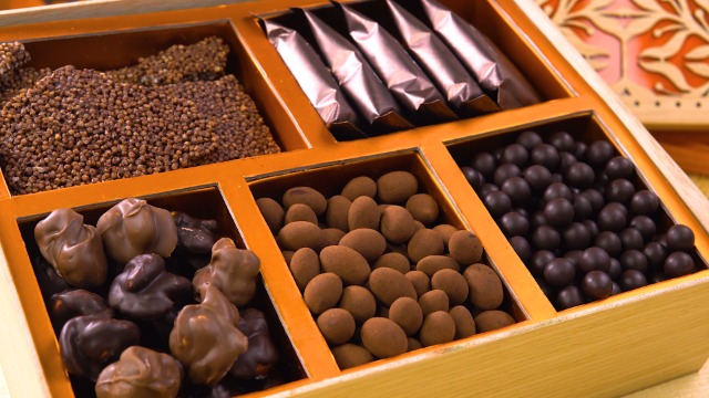 Choko La Regalia Chocolate Hamper 740 g – Luxury Assortment of