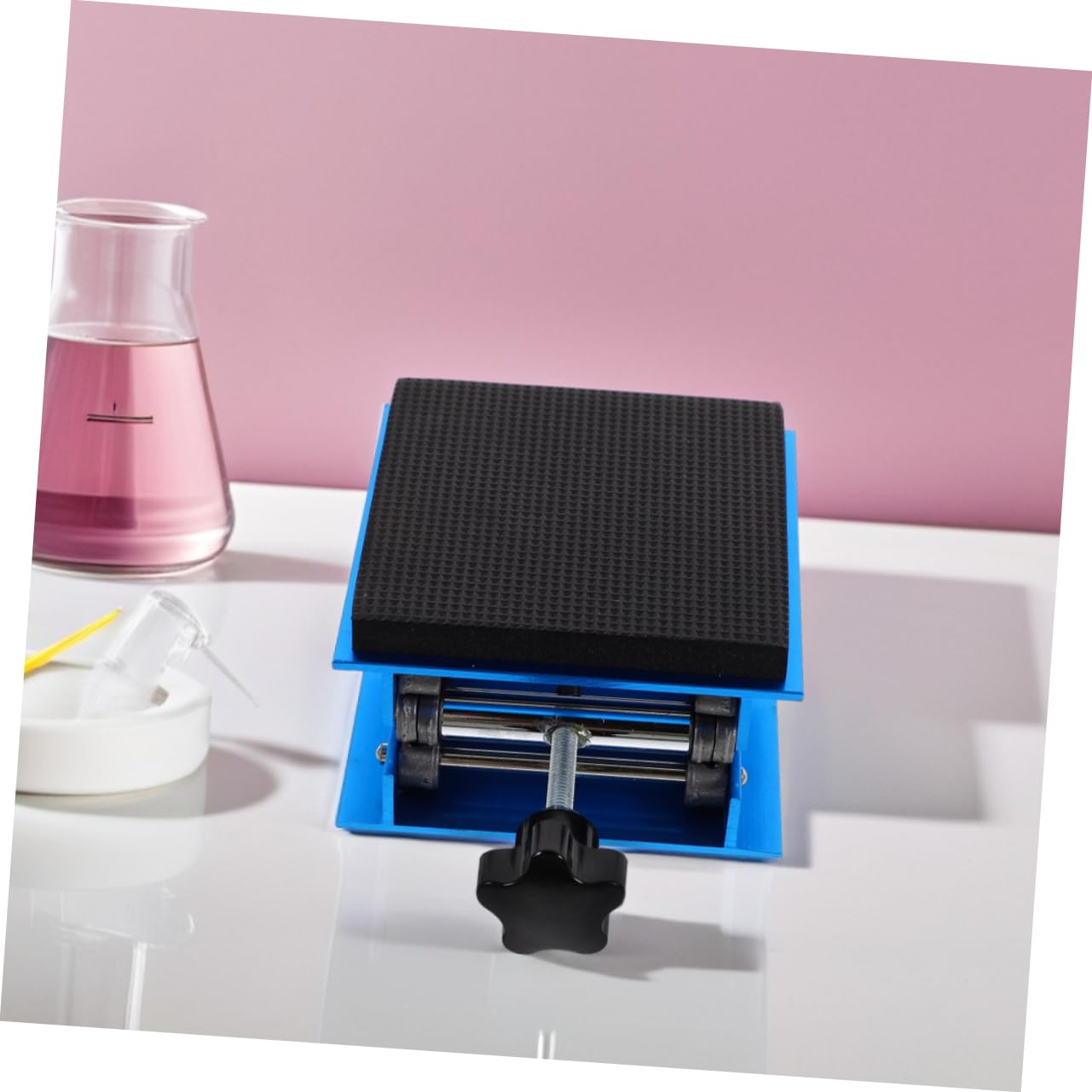 Holibanna Plataforma Elevadora de Laboratorio de Aleación de Aluminio 15x15cm con Altura Ajustable y Esponja Amortiguadora para Experimentos y Equipos Científicos