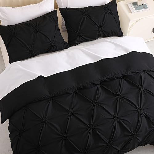 SLEEPBELLA Juego de edredón de 3 piezas, diseño floral fruncido, color negro, tamaño King, relleno interior de microfibra suave, alternativo, Shabby