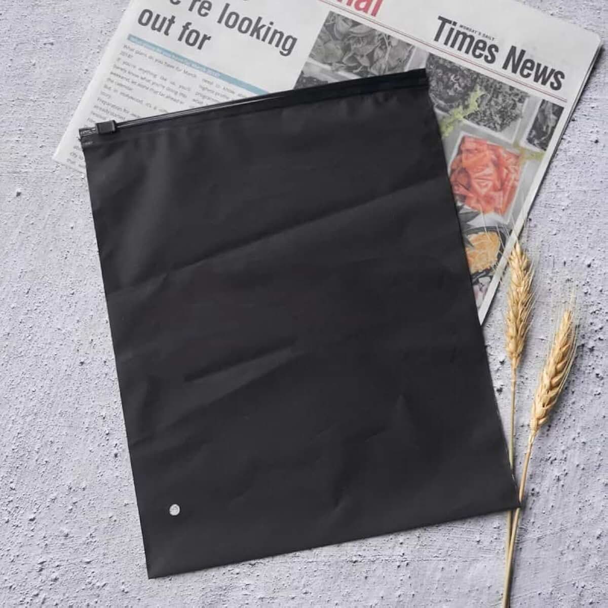 матовый пакет. Zip lock пакеты с бегунком матовые. матовый пакет. зип лок пакет черный матовый. Zip lock пакеты матовые 30х20.