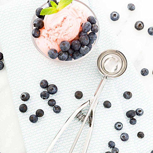 #30 (1.17 Oz) Ice Cream Scoop, Cookie Scoop, Portion Control Scoop - Squeeze Handle For Food Release - Stainless Steel - Met Lux - 1Ct Box - Restaurantware #TOP2