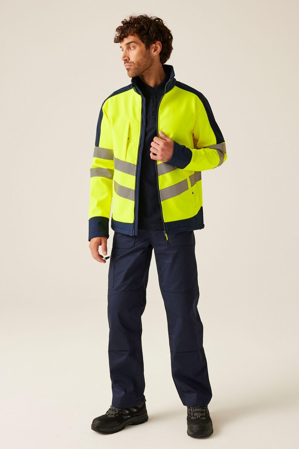 Regatta TRA625 20770 profesjonalna Hi-Vis wodoodporna i oddychająca kurtka softshell, żółta/granatowa, L
