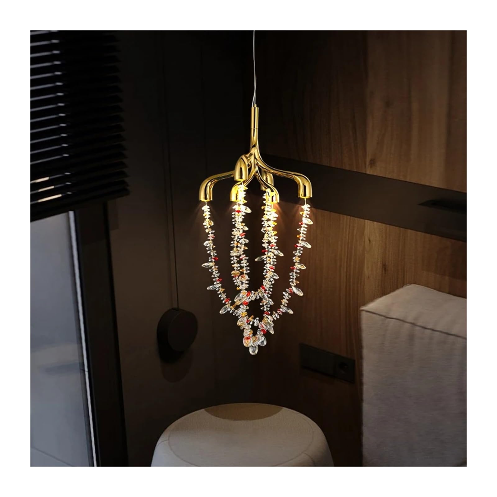 Lampes suspendues romantiques pour sublimer l'ambiance d'une table de salle à manger