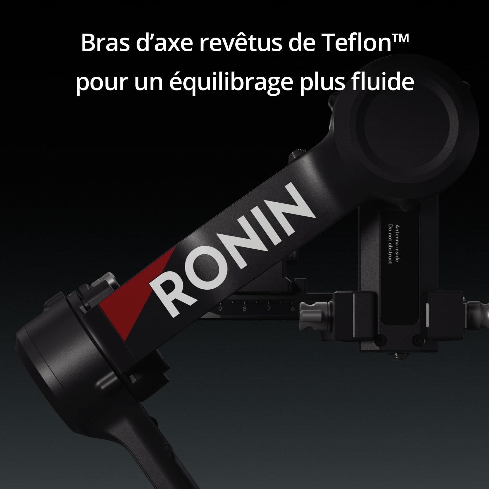 DJI RS 4, Stabilisateur Appareil Photo à 3 Axes pour Caméras DSLR et sans Miroir Canon/Sony/Panasonic/Nikon/Fujifilm, 2ᵉ gén, Prise Verticale Native, Joystick à 2 Modes, Bras en Téflon, Nacelle Caméra