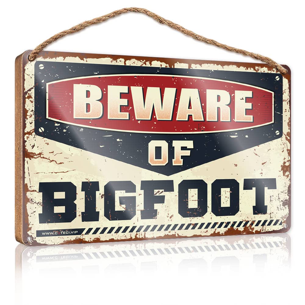 FZFN Funny Room Decor Beware Of Bigfoot Wooden Sign Porch Decorations Outdoor Home Decor Farmhouse(20X30CM)