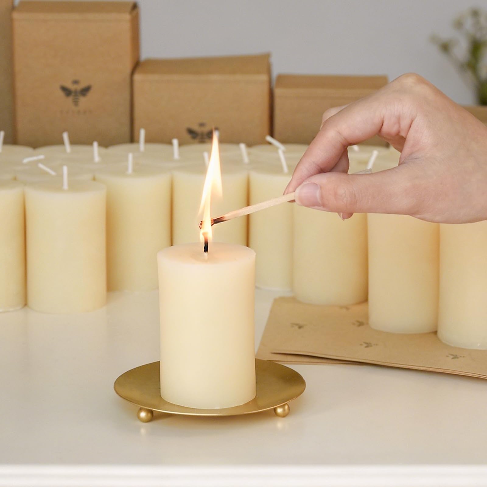 DEYBBY Set di 4 candele a colonna in cera d'api bianco avorio, 5,1 x 7,6 cm, candele in pura cera d'api con profumo naturale per decorazione oscurante, decorazione di emergenza, spa e relax