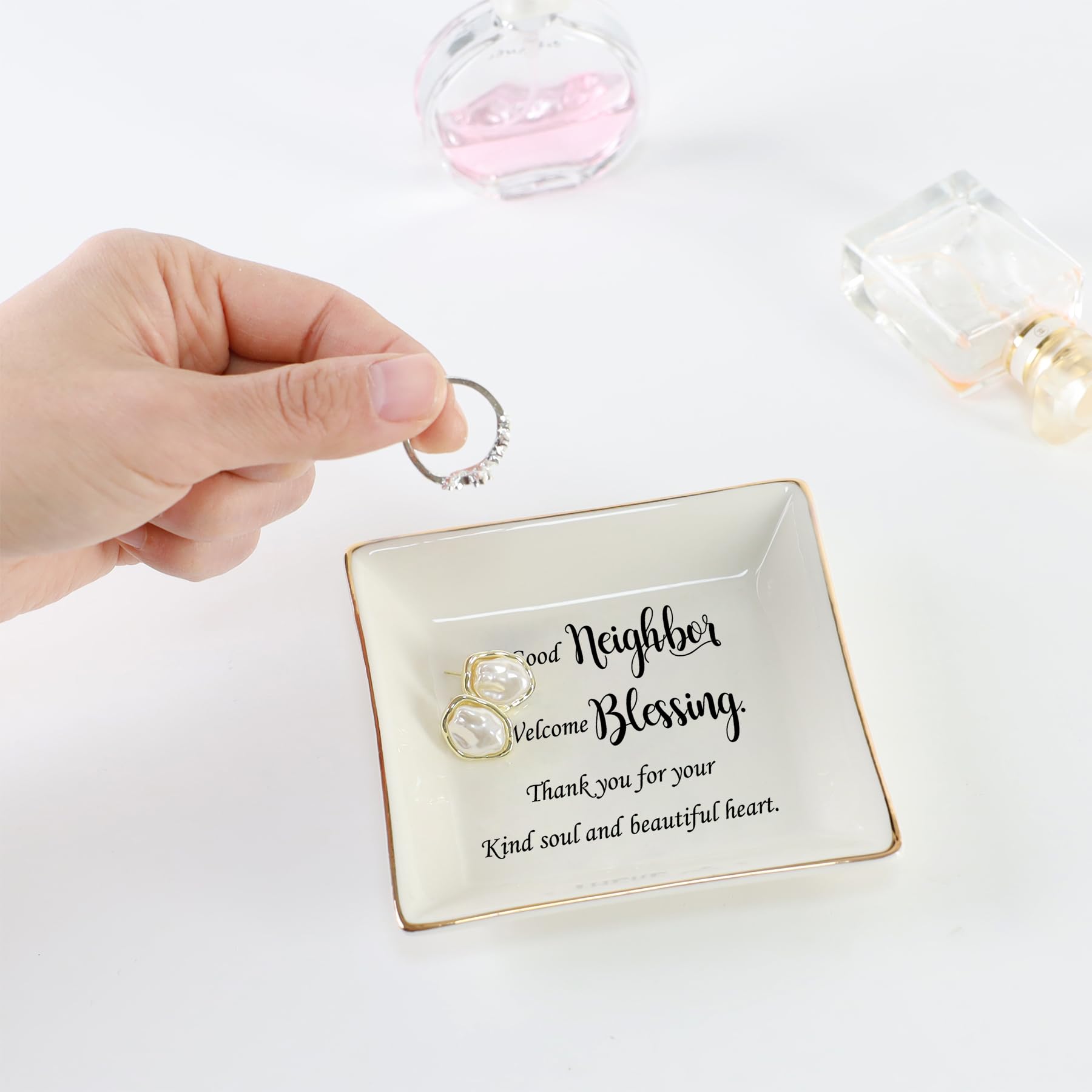 Regalos para vecinos Gracias, regalos para mujeres – Bandeja de cerámica con anillo de cerámica – Un buen vecino es una bendición bienvenida. Gracias por tu alma y un hermoso corazón