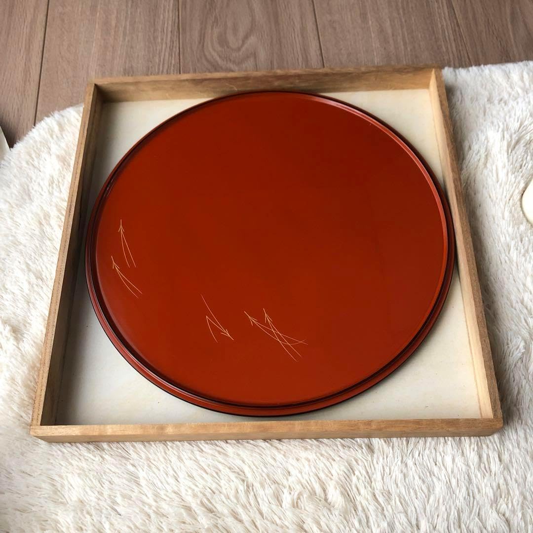 未使用 懐石道具 木曽漆器 丸膳 朱塗 5客揃丸盆 会席膳 木製 銘々盆 栞元箱 未使用 懐石道具 木曽漆器 丸膳 朱塗 5客揃丸盆 会席膳 木製