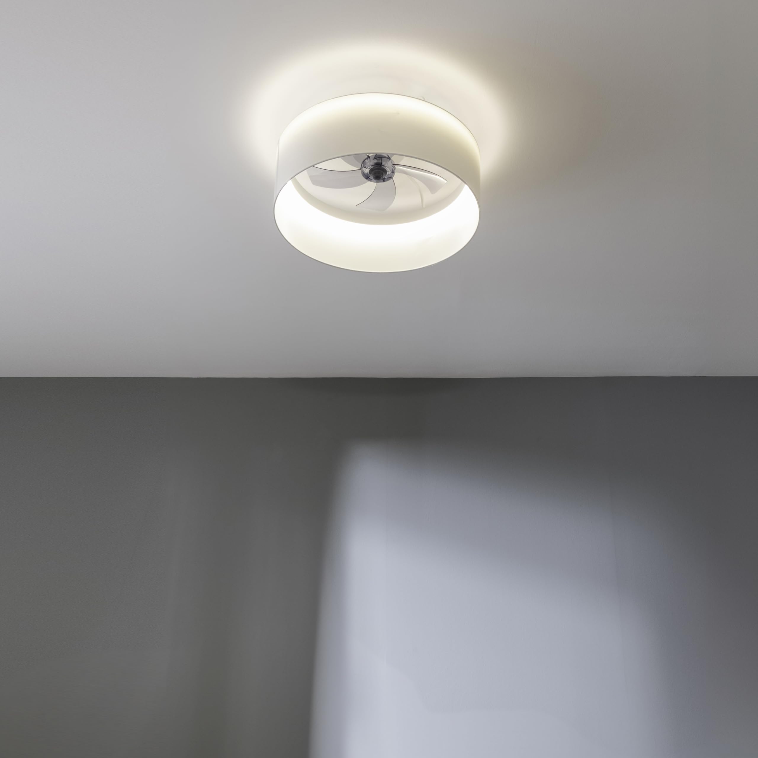 Ventilador De Techo Con Luz Cecotec - Motor DC 20W, 6 Velocidades, Control Remoto, Beige