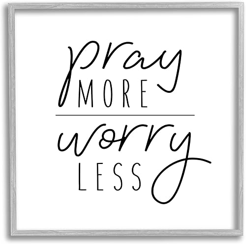 Stupell Industries Pray More Worry Less Sentiment Minimal Black, arte de pared enmarcado gris diseñado por Jessica Mundo de 24 x 24 pulgadas