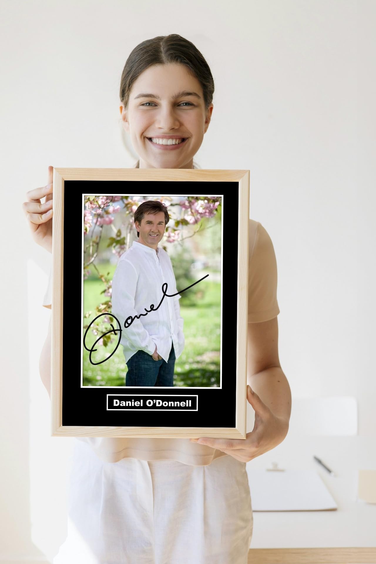 SIGNED BY THE STARS DANIEL O'DONNELL AUTOGRAPHED PHOTO PRINT (A4 Print Only)