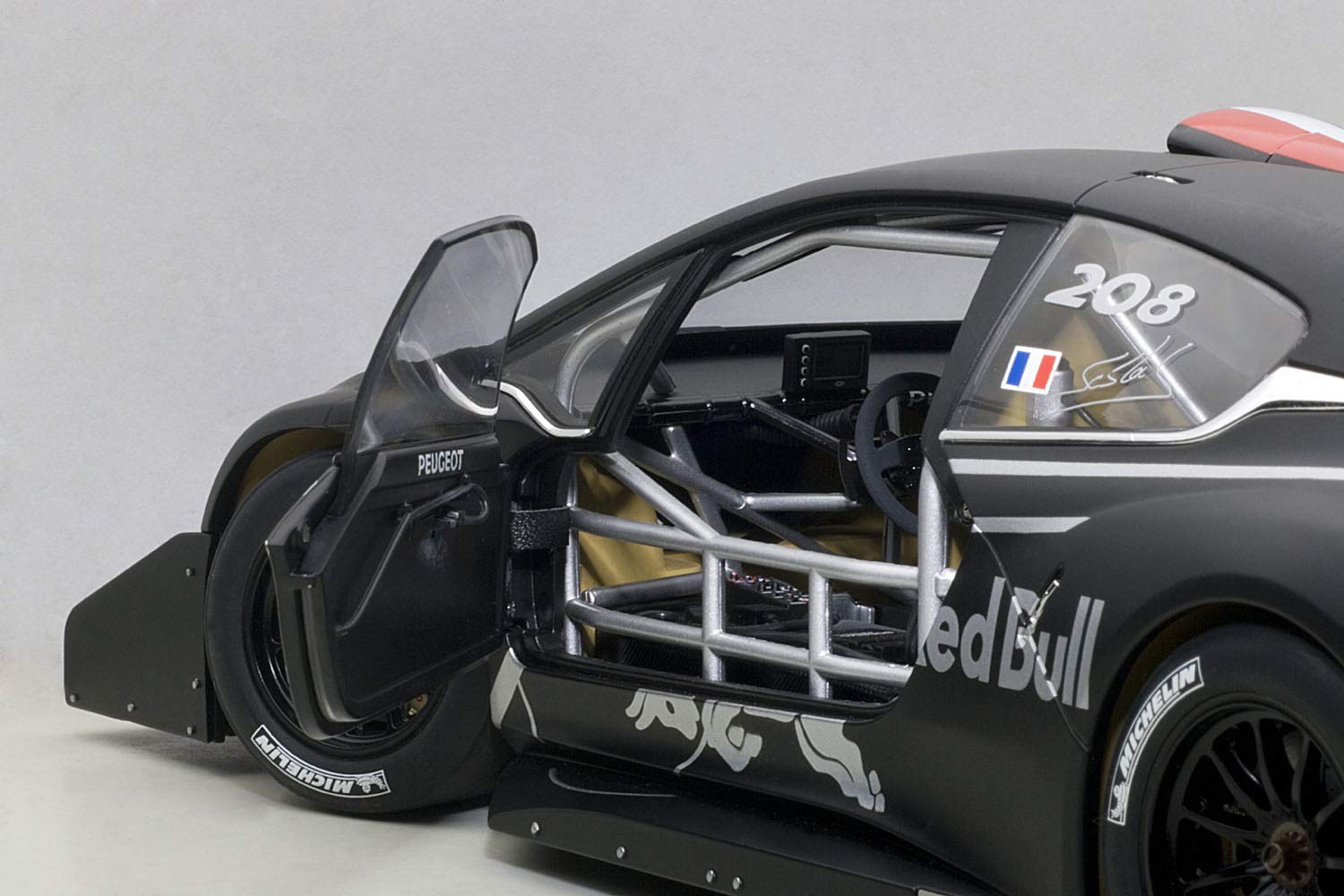 Amazon.co.jp: AUTOart 1/18 プジョー 208 T16 パイクスピーク