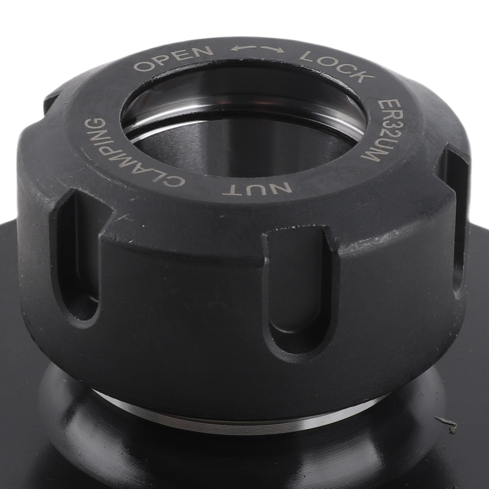 Portabrocas ER32, herramienta de sujeción de 32 mm de diámetro para fresadoras y tornos CNC, fabricada en acero 40CR con diseño de orificio recto para aplicaciones de mecanizado. (ER32-100(72))