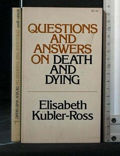 Questions and Answers on Death and Dying: A Com... [Italian] B002J3E9KS Book Cover
