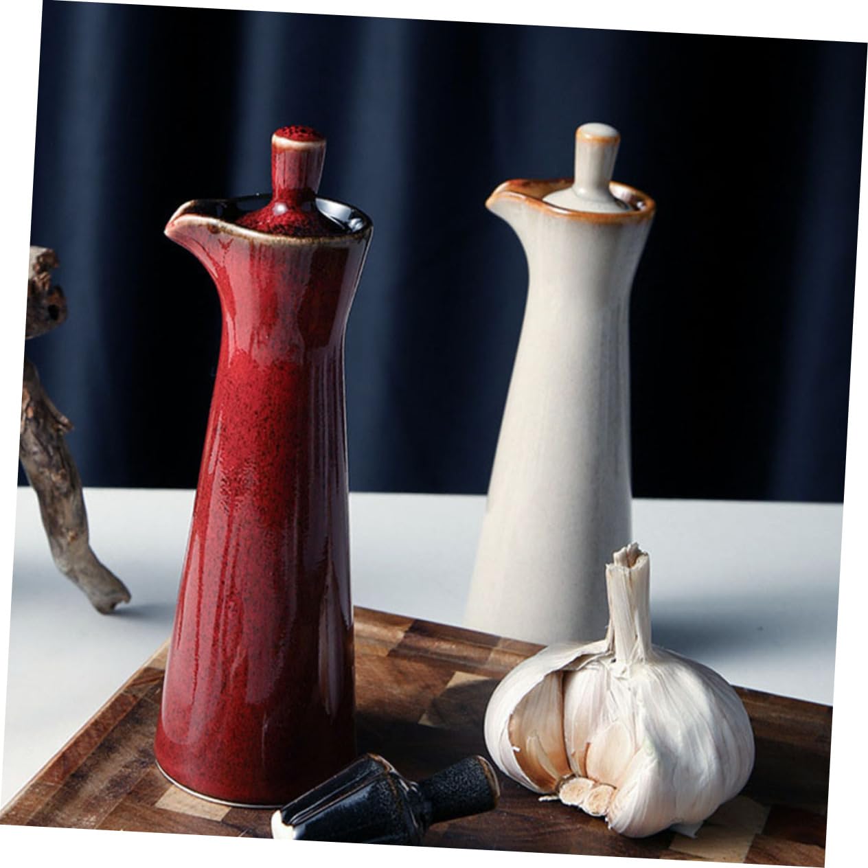 Bottiglia Olio Ceramica Rossa Multiuso Finitura Liscia, Contenitore per Condimenti per Casa e Picnic, Dispenser Versatile per Olio e Aceto