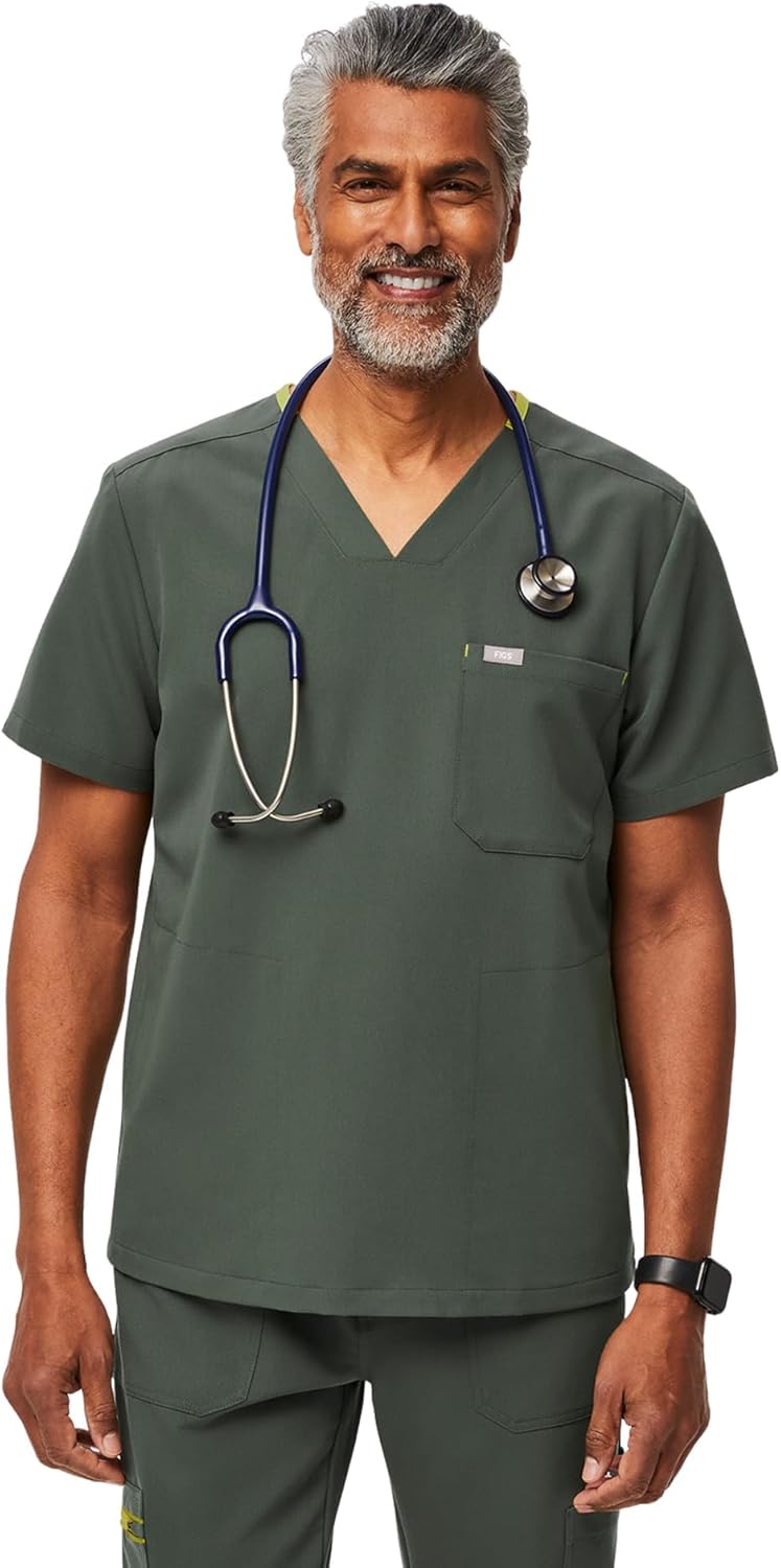 FIGS Chisec Three-Pocket Scrub Top for Men – Moss, S