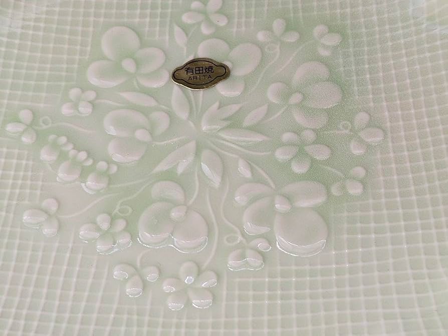 Amazon | 有田焼の華峰 青磁 小花柄のお皿 5枚セット | ノー