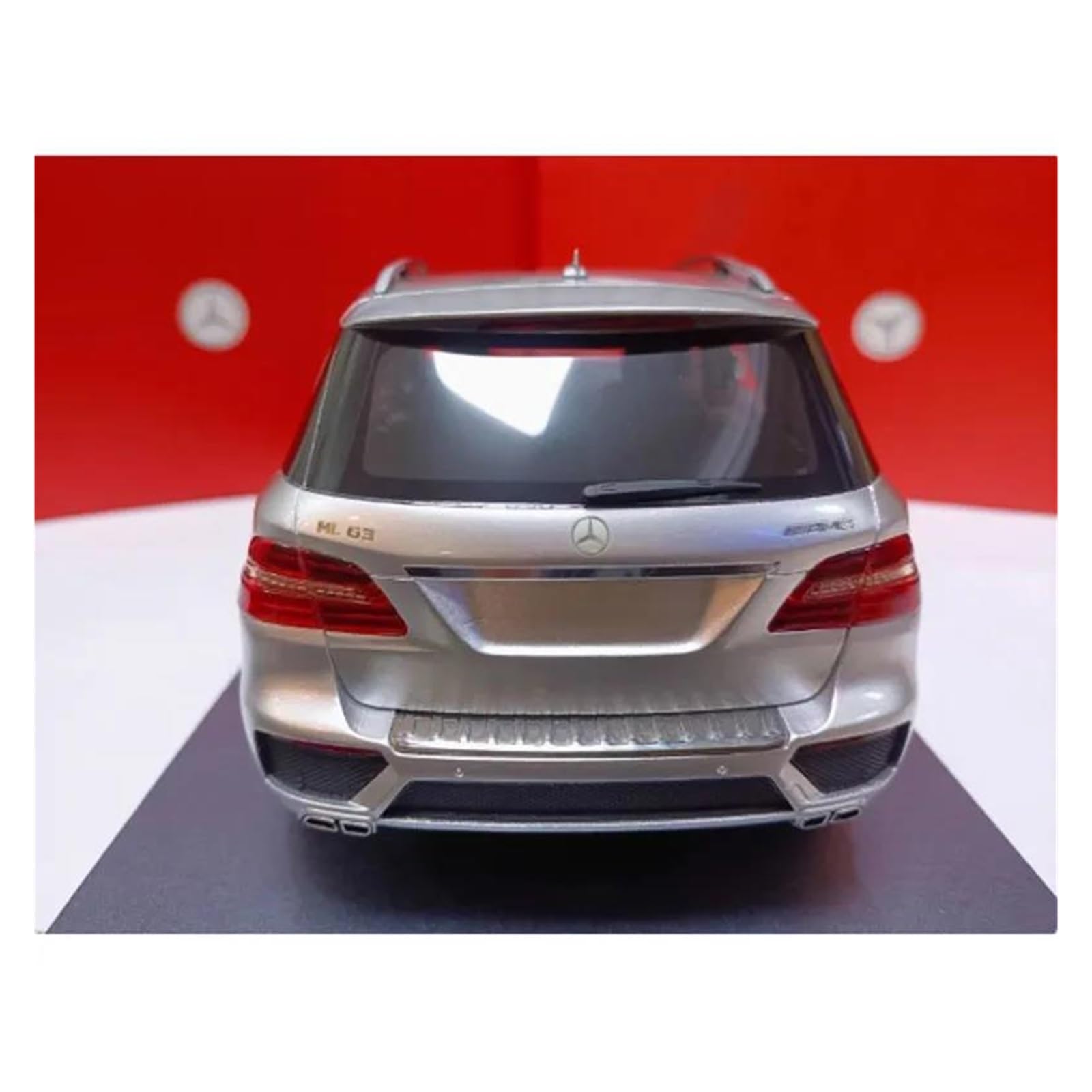 Metallo Scala Replica Modello Di Auto In Lega Statica Pressofusa In Scala 1 18 Mercedes-Benz ML63 AMG SUV 2012 Ornamento Natalizio Hobby Veicoli Giochi Set