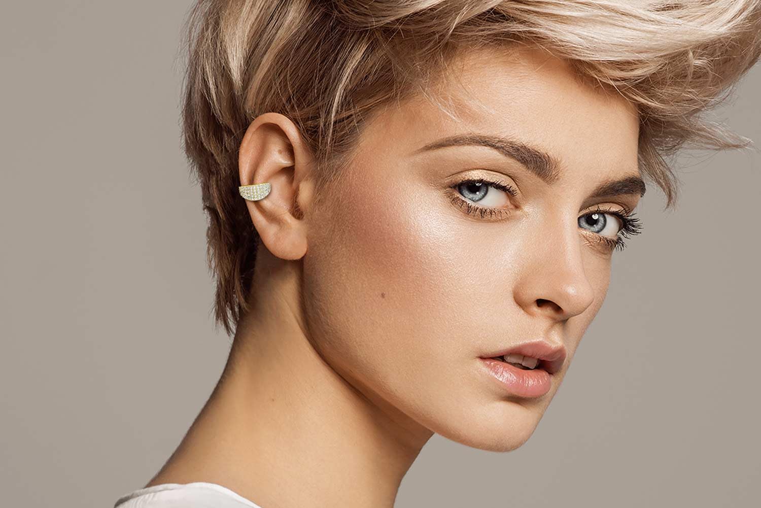 PIERCINGLINE 18 Karat Gold Piercing für Nase, Septum, Ohr, Helix oder Tragus Segmentring Clicker EINGEFASSTES KRISTALLSCHILD