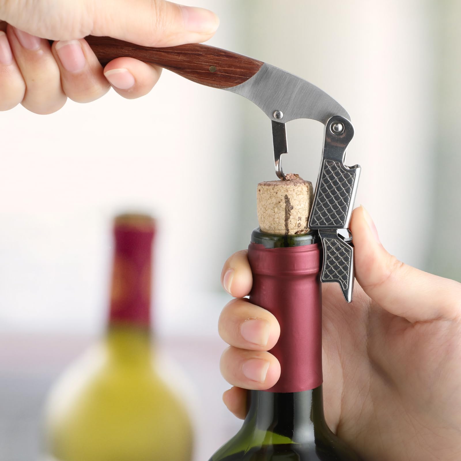 Cuchara de Sommelier Profesional con Diseño de Escamas de Pescado – Sacacorchos, Cortador de Cápsulas y Abrebotellas en un Solo Utensilio