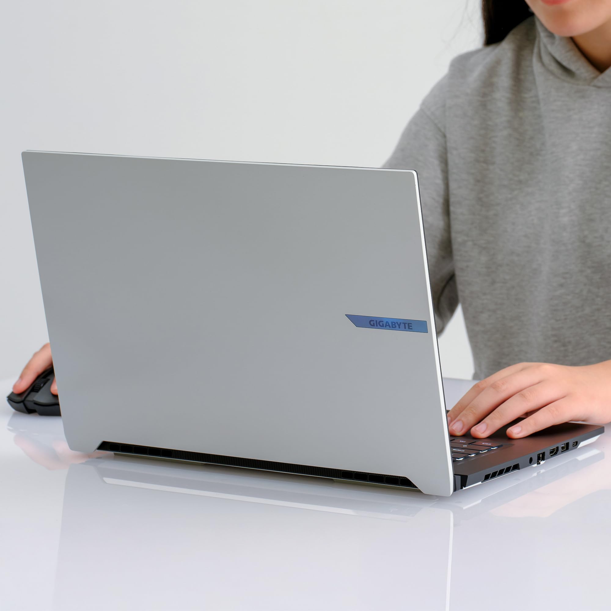 Amazon.co.jp: GIGABYTE ゲーミングノートPC GIGABYTE AERO X16 