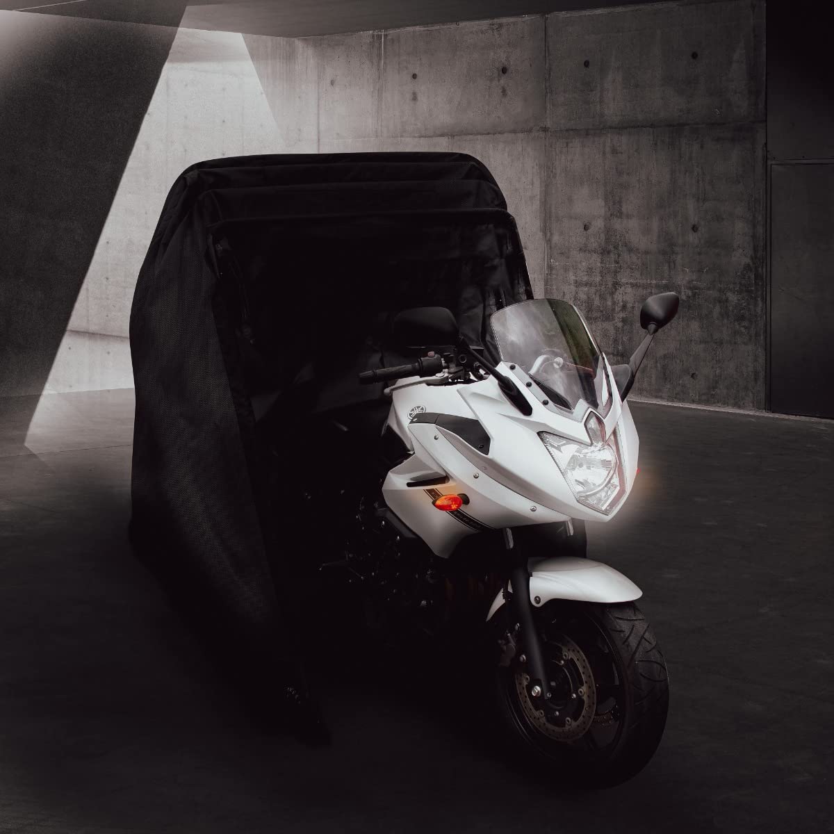 Tente à Moto XL Pliable Housse de Protection Tissu Imperméabkle & Anti-UV Noire Rangement Garage Extérieur Bécane Motoguard Imperméable [2 Cadenas + Fixations au Sol Inclus]