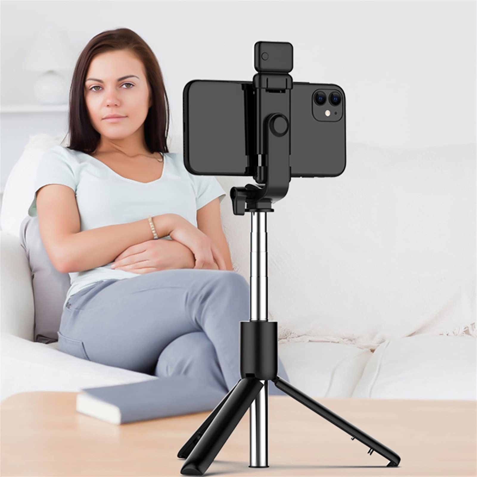 SCRUBY Bastone per selfie per telefono, regolabile, pieghevole, estensibile, monopiede con telecomando wireless Bluetooth (nero)
