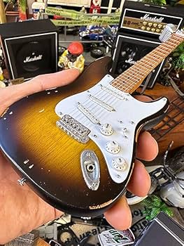 Amazon.co.jp: エリック・クラプトン フェンダー ストラトキャスター