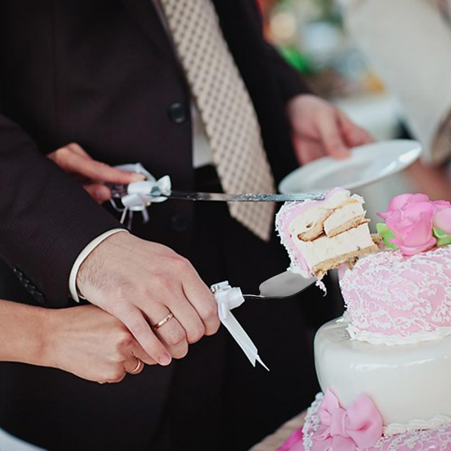 Bakery Serving Utensils Stainless Steel Cake Cutter - Heavy-Duty Wedding \u0026  Birthday Cake Slicer Stainless Steel Wedding Cake Slicer With Ergonomic  Handle, image size:1500x1500