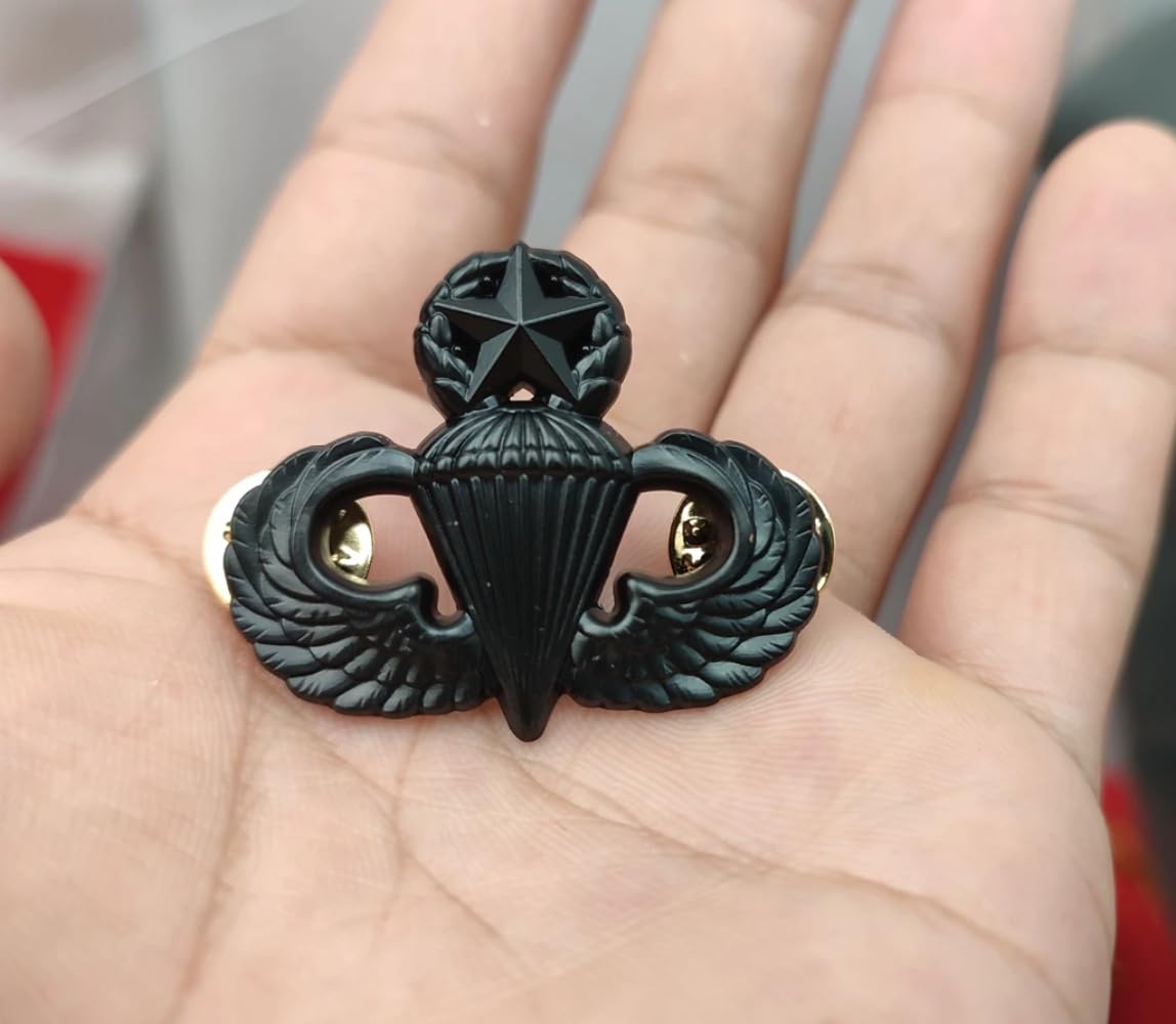Reproduction U.S. FORCE MASTER PARACHUTIST BADGE PIN BLACK