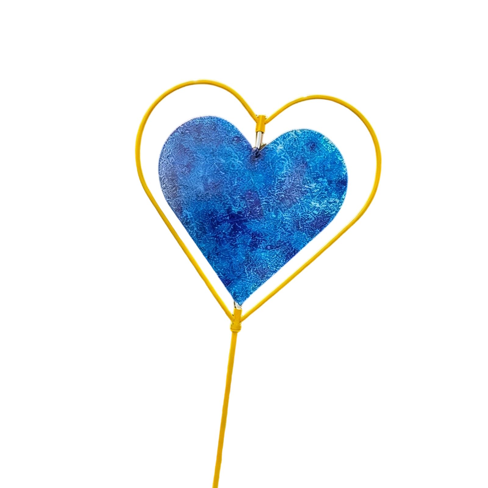 carotoe Garden Decor for Outside, Metal Heart Decorative Garden Stakes Yard Art Gardens Decorations for Outdoor Lawns Pathway Love Heart Stakes Decorative