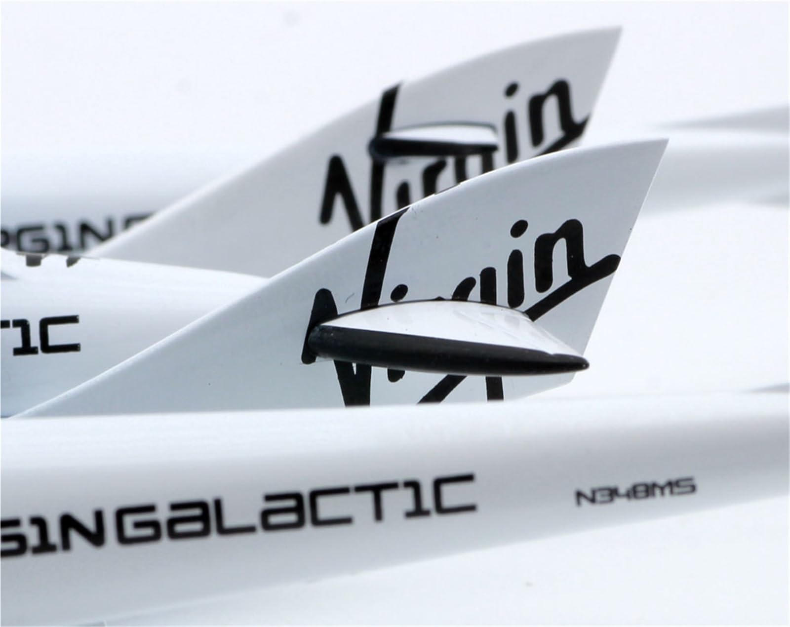 Model redukcyjny samolotu 19CM 1/200 Skala Bardzo Szczegółowy Model Samolotu Pasażerskiego Dla Statku Kosmicznego Virgin Galactic N348MS Model Samolotu Model lotniczy Replika samolotu