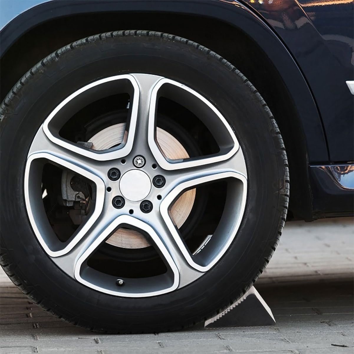 3pcs High Strength Wheel Chocks Car Trailer Tire Chocks Rubber Wheel Stopper for Vehicle Alignment