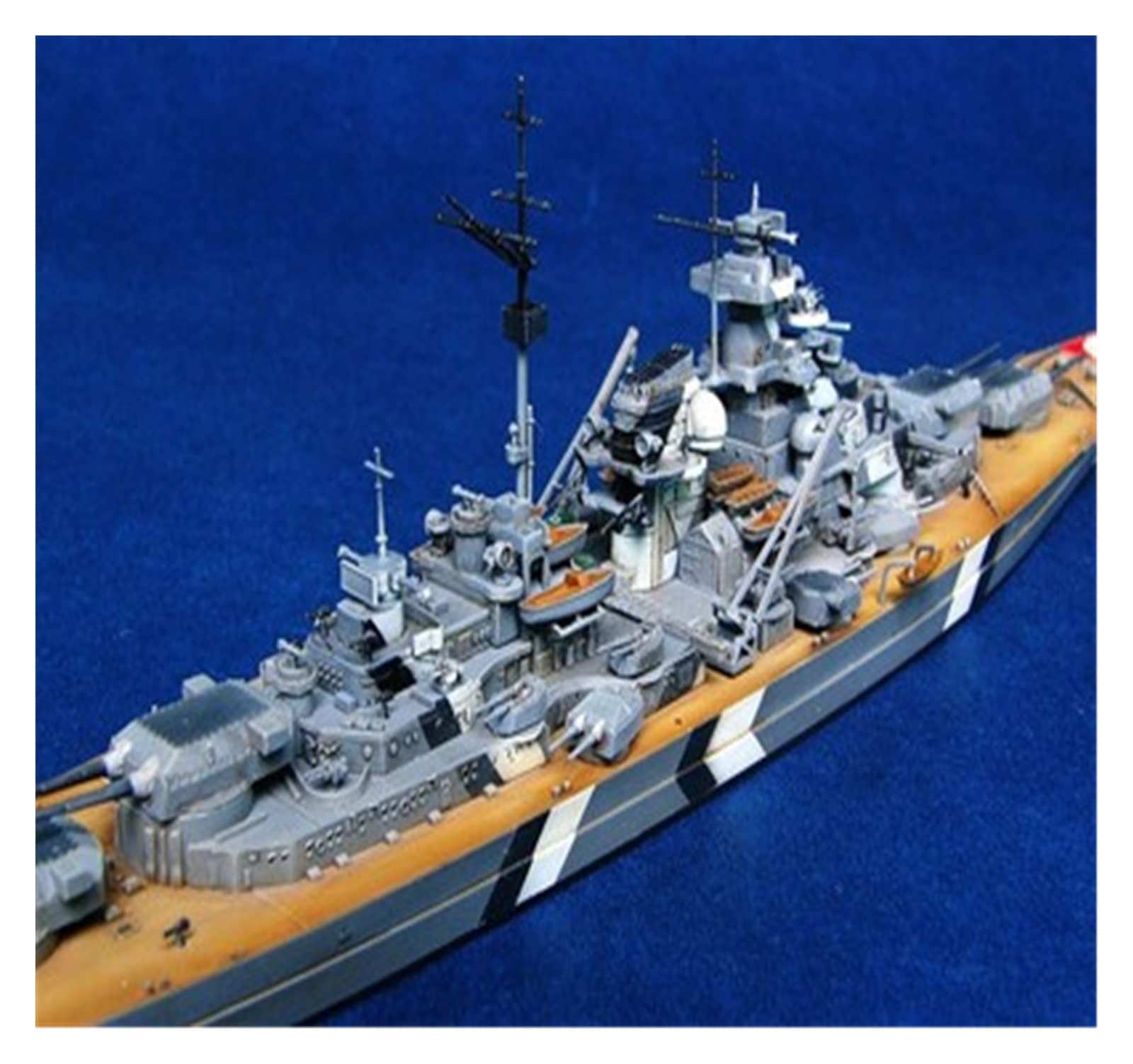 Amazon | 1/700 KM ドイツ ビスマルク戦艦 1941 組立艦船モデル