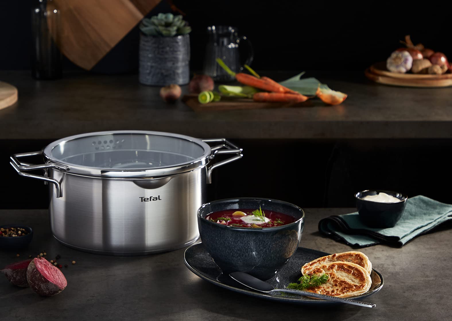 Tefal Nordica 8-teiliges Kochgeschirr-Set, Stielkasserolle 16 cm + Kochtöpfe 18/20/24 cm aus Edelstahl + Glasdeckel, Ausgießer, einfaches Abtropfen, Induktion, H852S855