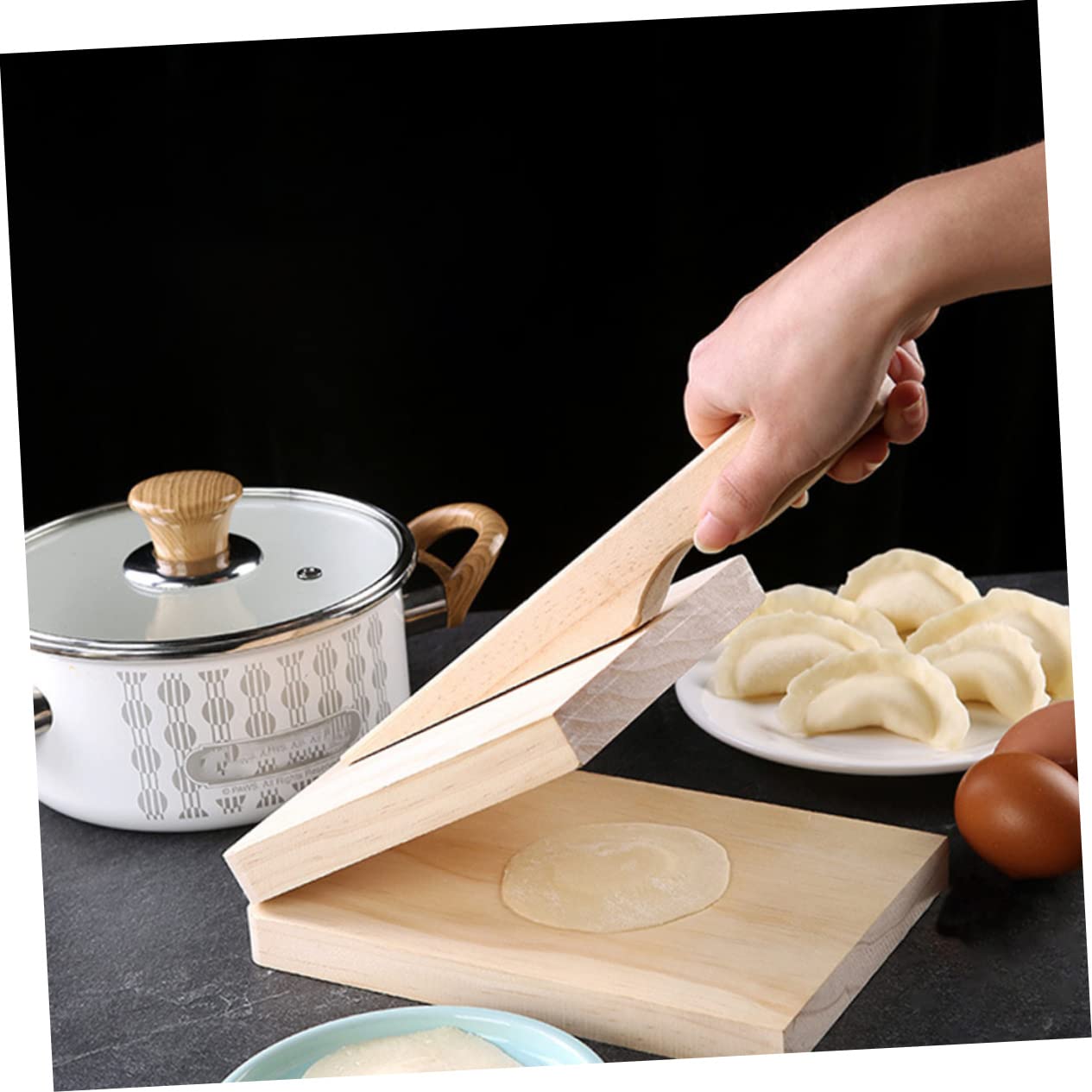 FELTECHELECTR 1pc Pressing Tool Ergonomic Dumpling Skin Presser for Easy Wrapping Practical Kitchen Essential for Simple and Convenient Clean-up Beige Color