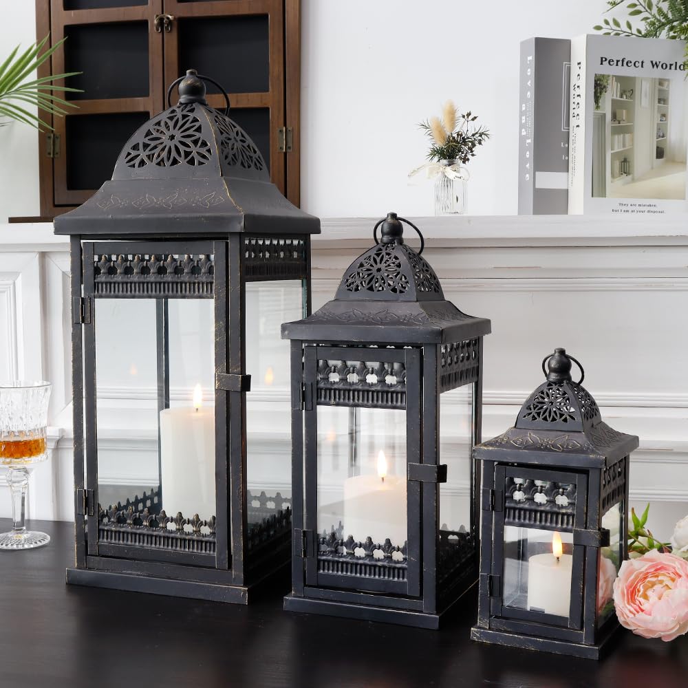 JHY DESIGN Świeczniki, zestaw 3 dekoracyjnych lampionów na świece, wysokość 51, 37 i 24 cm, styl vintage, wiszący lampion, metalowy świecznik, na imprezy wewnętrzne, imprezy i wesela (czarne, ze złotą