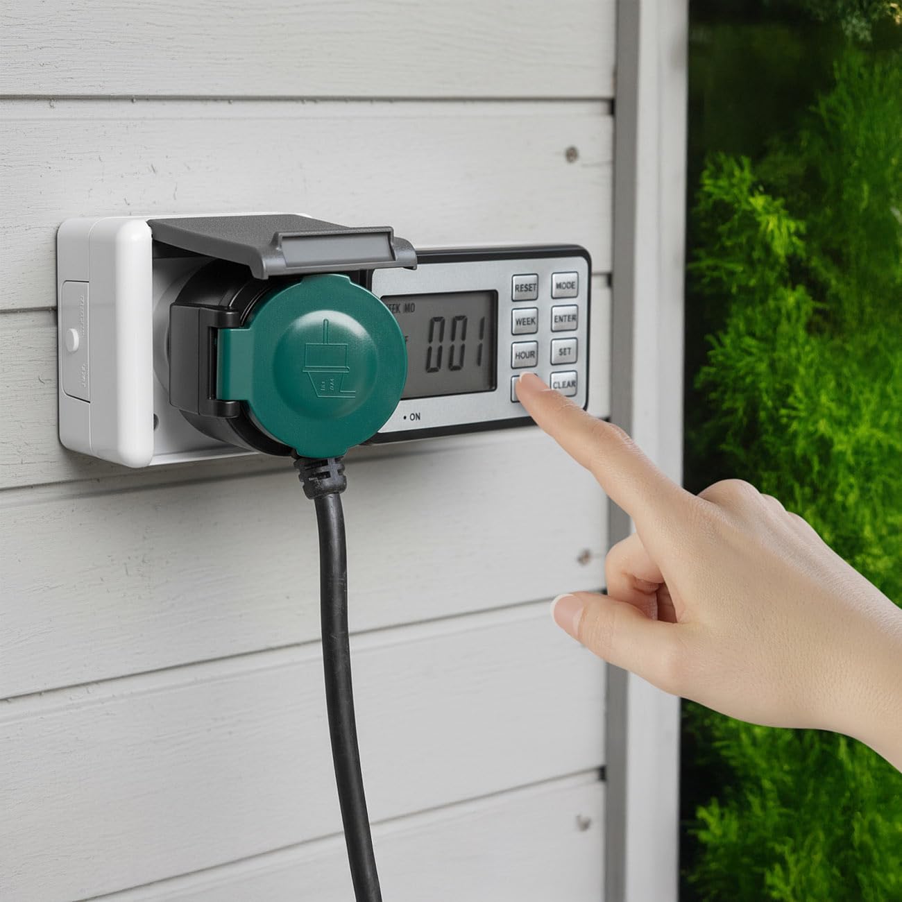 revolt Steckdosen-Zeitschalter: 4er-Set Outdoor-Zeitschaltuhren, programmierbare Zeiten, minutengenau (Standby-Energiesparsteckdosen, Uhr)