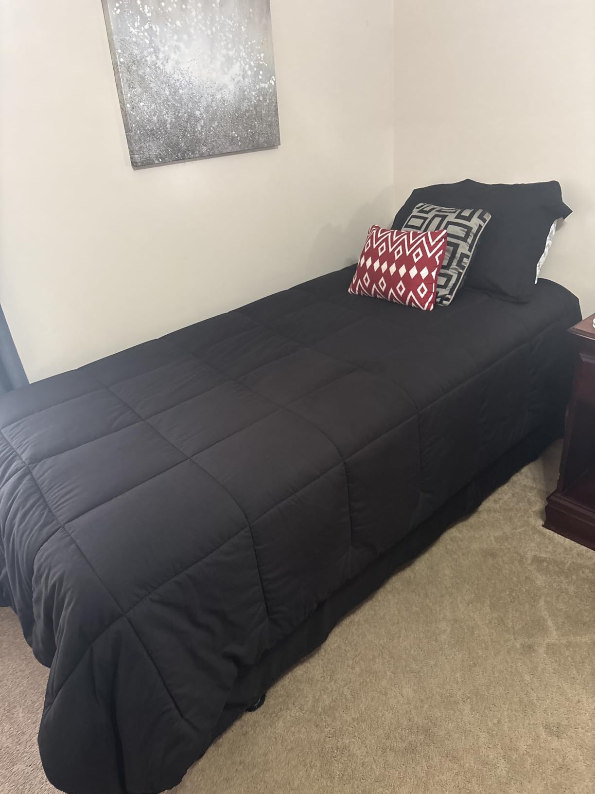 Sasttie Queen Comforter Set, 7-Piece, Beige photo review