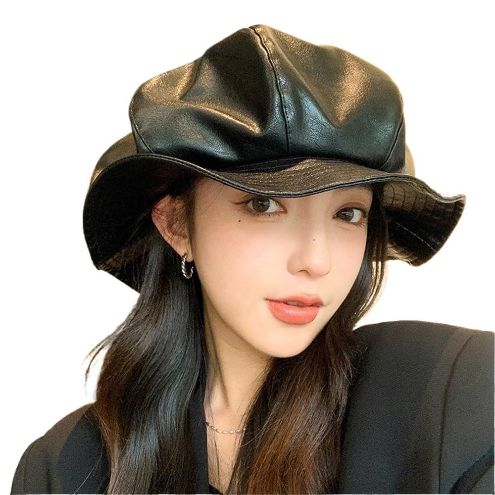 Béret à large bord pour sublimer un look d'hiver avec cette casquette cabbie en cuir noir