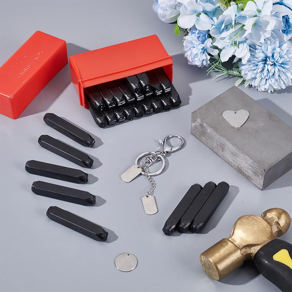 UNICRAFTALE Juego de 27 troqueles de metal de 8 mm con diseño de letras del alfabeto A-Z con estuche rojo, juego de herramientas de troquelado, herramienta para estampar plástico, madera, cuero