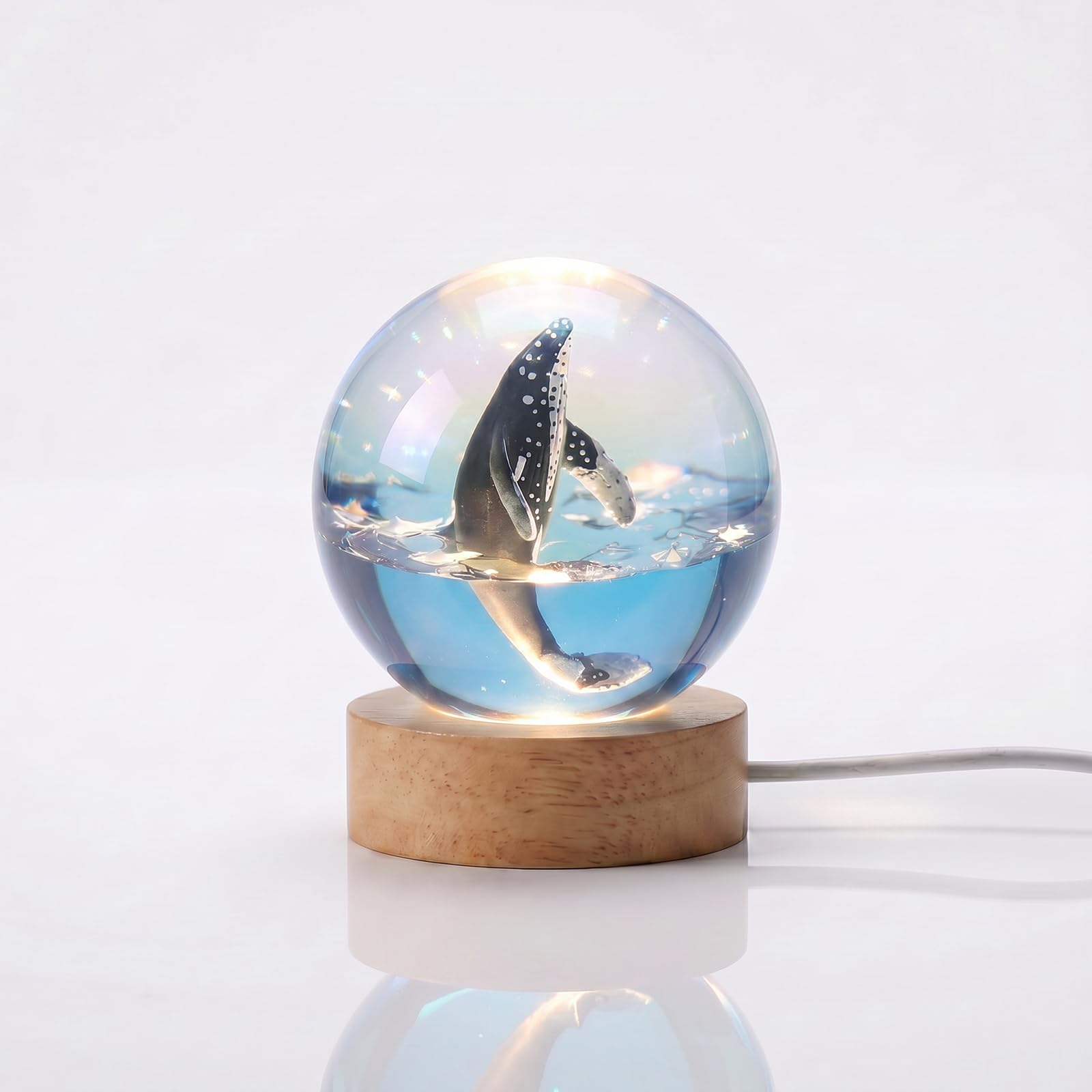 VISIOLEX Ocean Life Resin Crystal Ball Night Light with Wooden Base – 3D Manta Ray, Orca, Beluga, Humpback Whale – USB Powered Decorative Lamp for Bedroom, Home Decor & Gift Giving (Gray Whale)