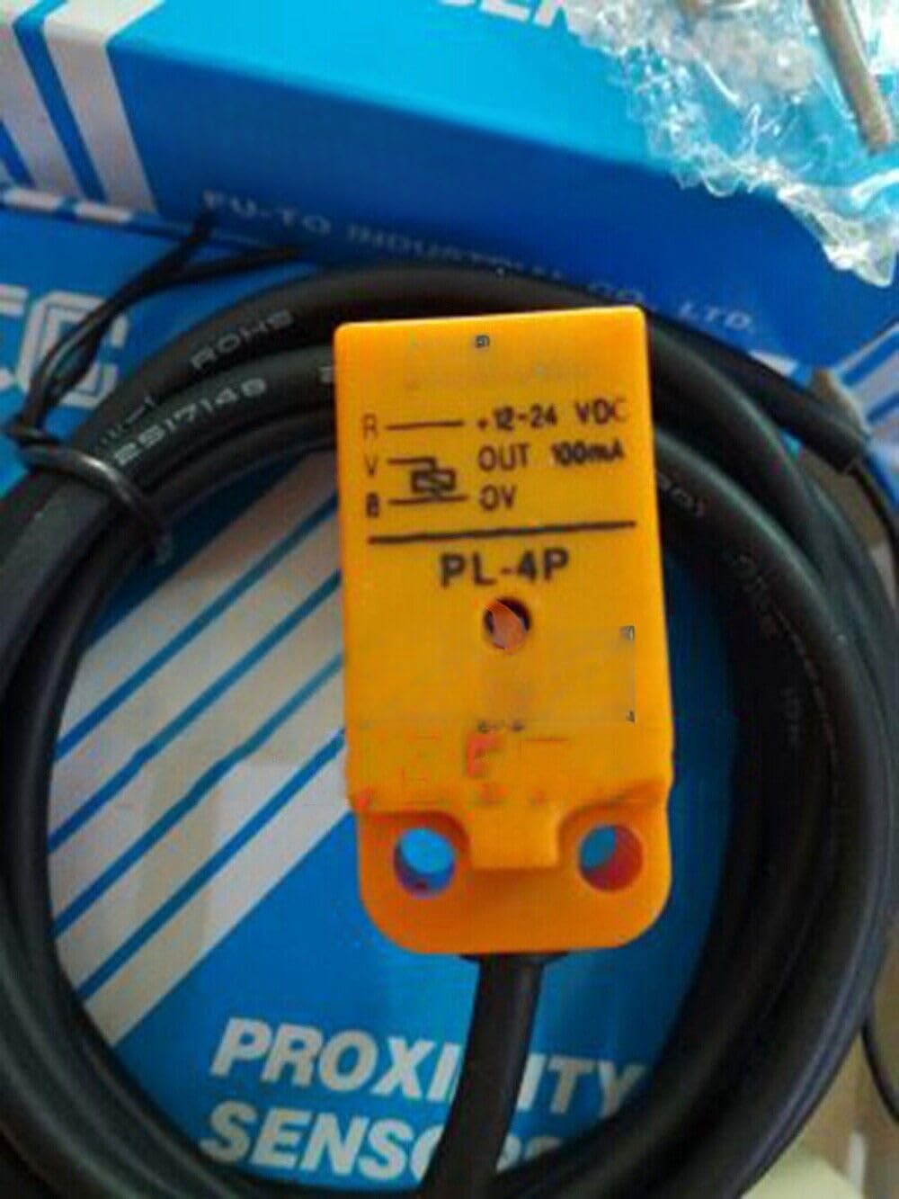 1pcs new Proximity switch PL-4P