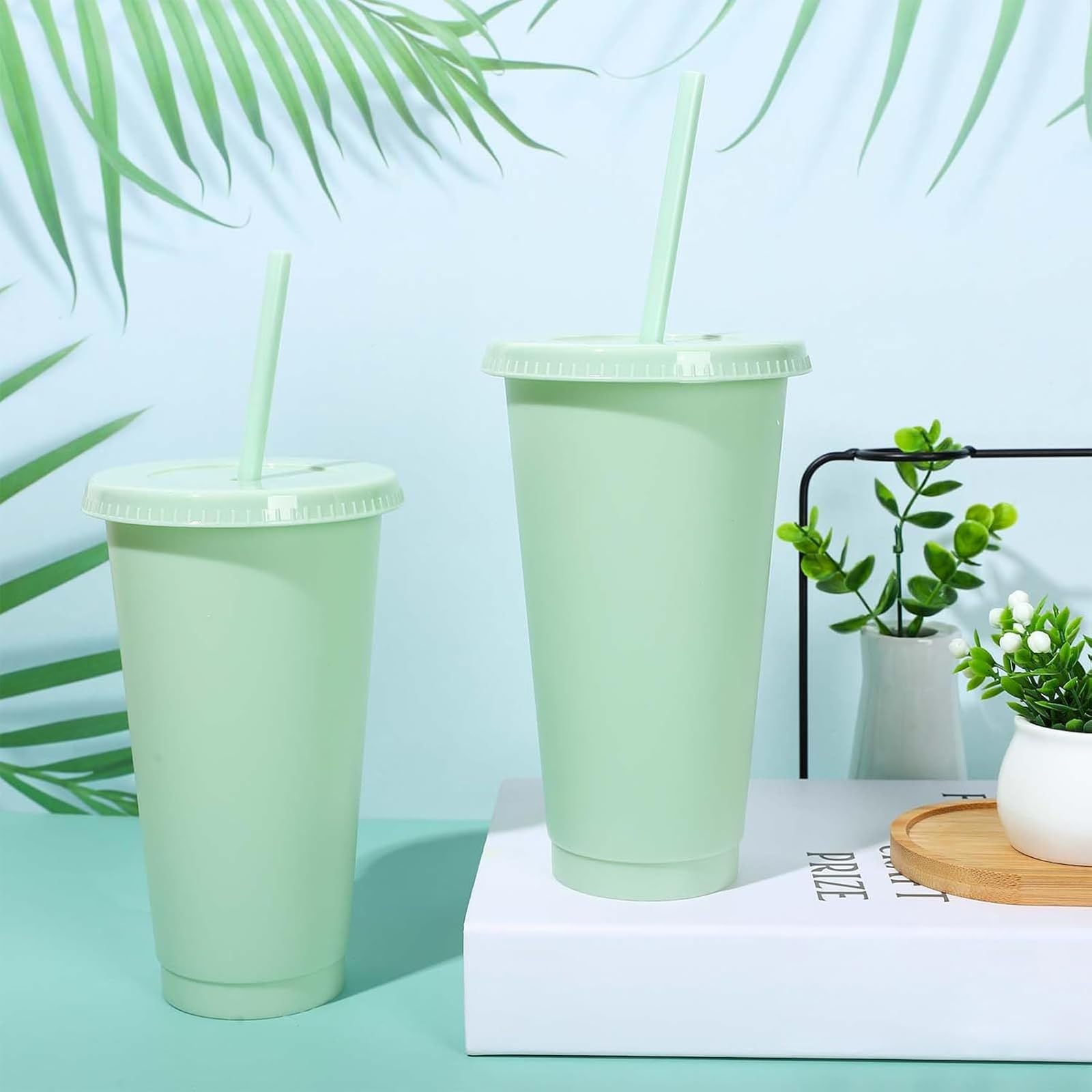 Whaline 12 bicchieri di plastica verde salvia con coperchio piatto e cannuccia, riutilizzabili, grandi bicchieri da viaggio, tazze da viaggio, decorazioni per feste per caffè, bevande, bevande,